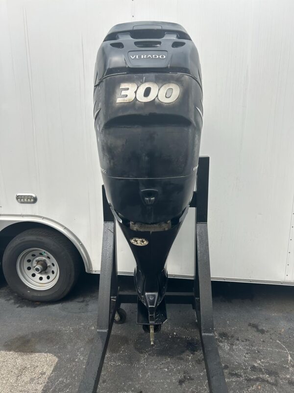 2008 Mercury Verado 300 DTS outboard motor - Image 3