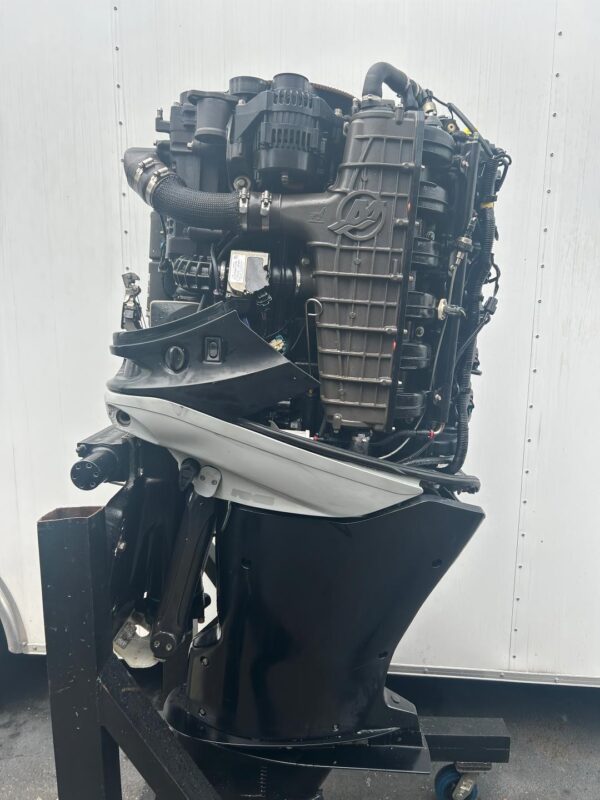 2008 Mercury Verado 300 DTS outboard motor - Image 7