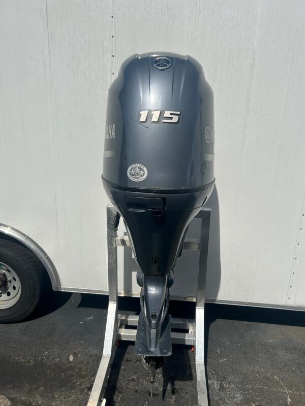 2015 Yamaha f115 outboard motor - Image 4