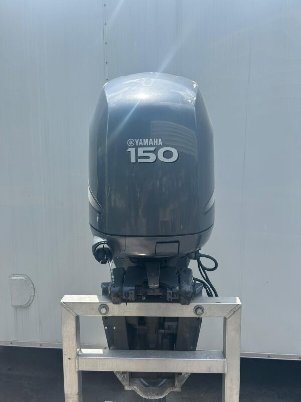 2004 Yamaha f150 20” outboard boat motor - Image 2