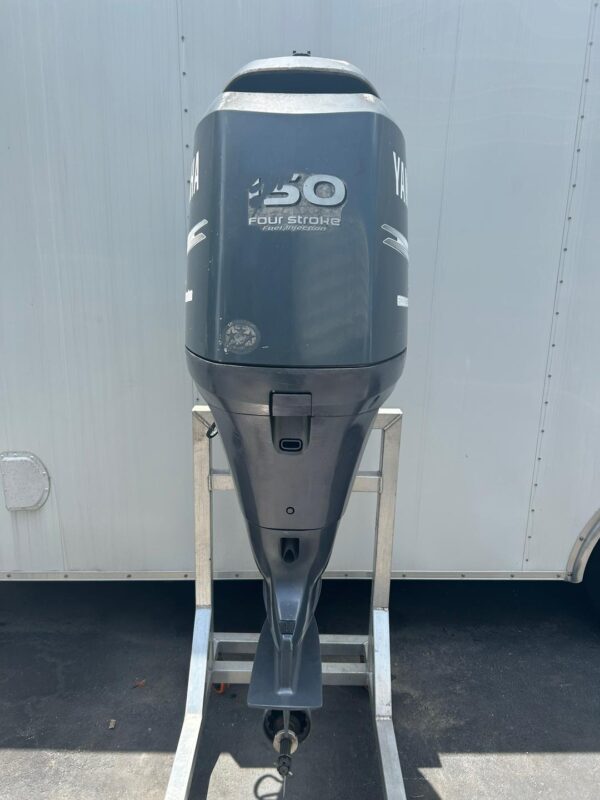2004 Yamaha f150 20” outboard boat motor - Image 5
