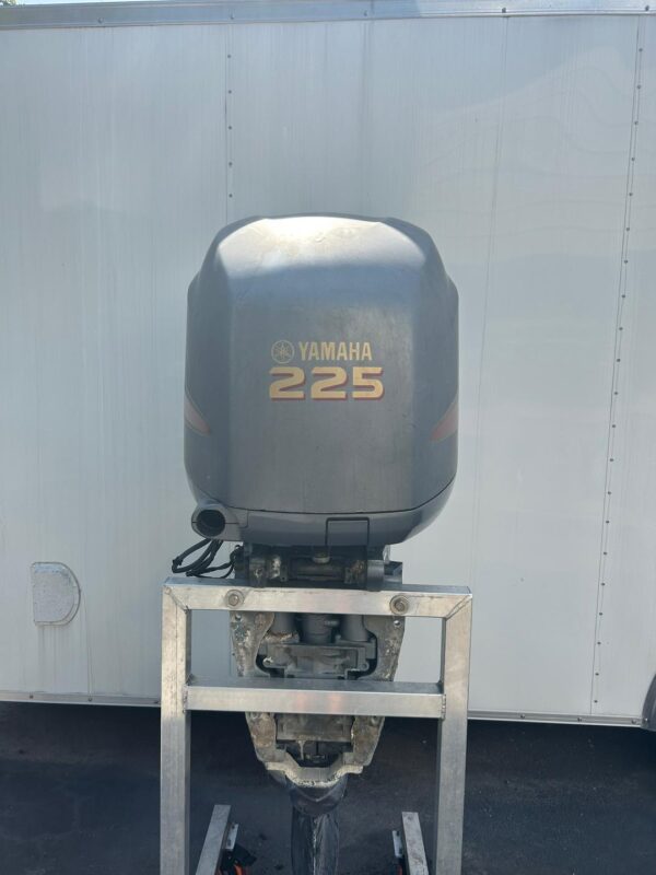 007 Yamaha 225 four-stroke outboard motor - Image 2