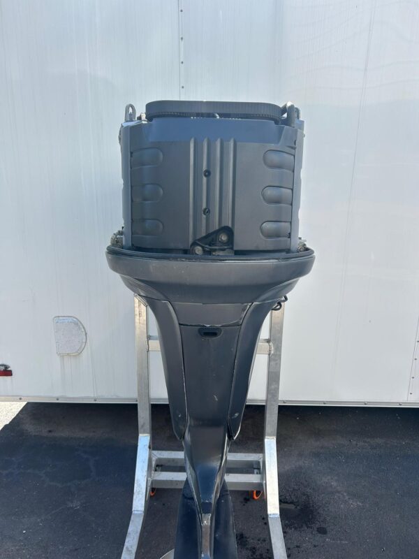 007 Yamaha 225 four-stroke outboard motor - Image 4