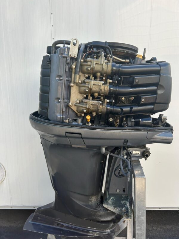 007 Yamaha 225 four-stroke outboard motor - Image 5